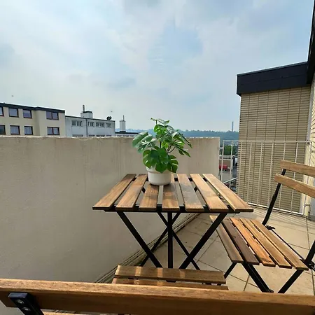 Gemuetliches Mit Balkon Und Garten שטולברג