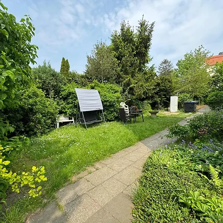 Gemuetliches Mit Balkon Und Garten * שטולברג