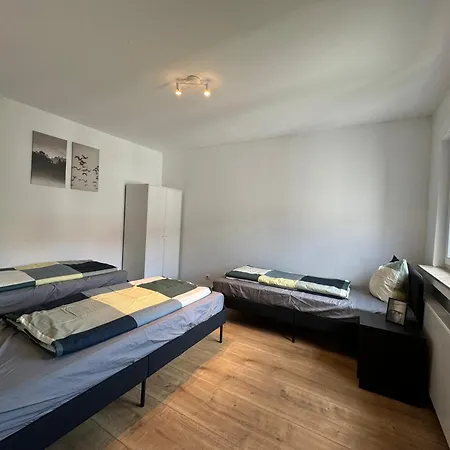 Gemuetliches Mit Balkon Und Garten שטולברג
