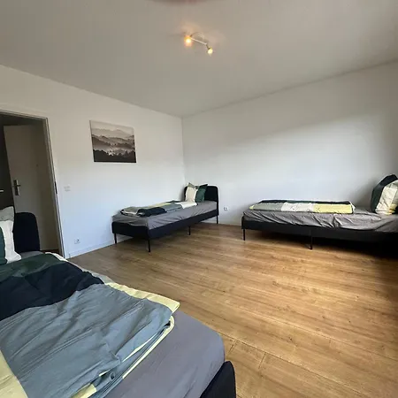Gemuetliches Mit Balkon Und Garten שטולברג